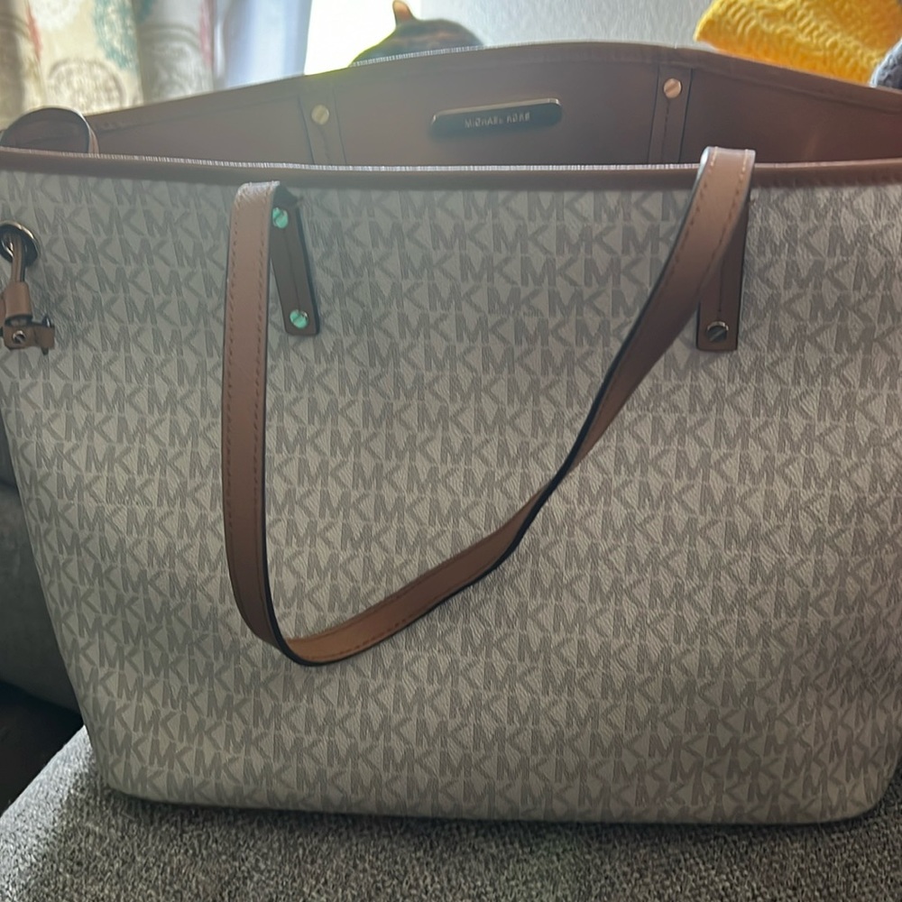 MK tote